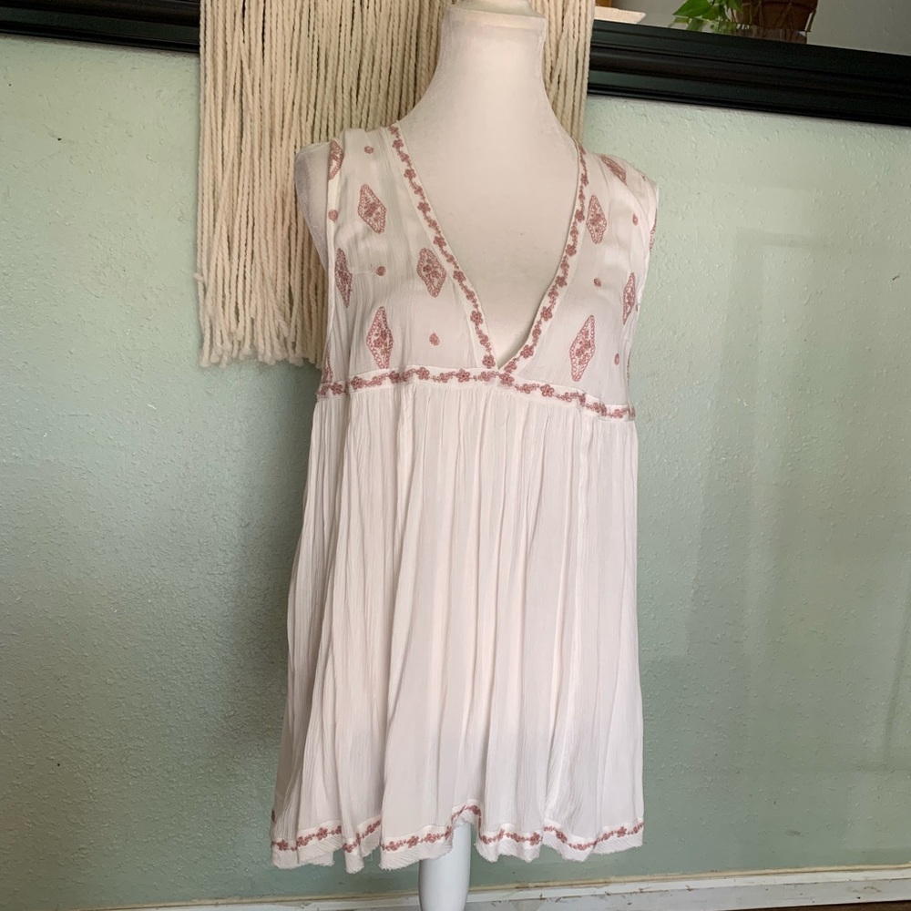 NWT Free People White & pink embroidered top
